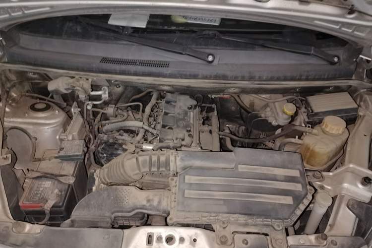 Used Wuling Rongguang V 2019 1.5L Window-Sealed Utility Model China VI LAR Engine Bay