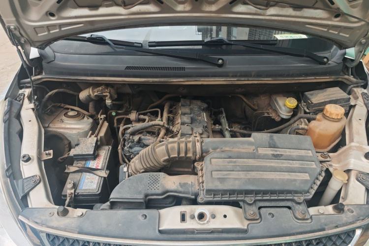 Used Wuling Rongguang V 2019 1.5L Standard Version China VI LAR Engine Bay