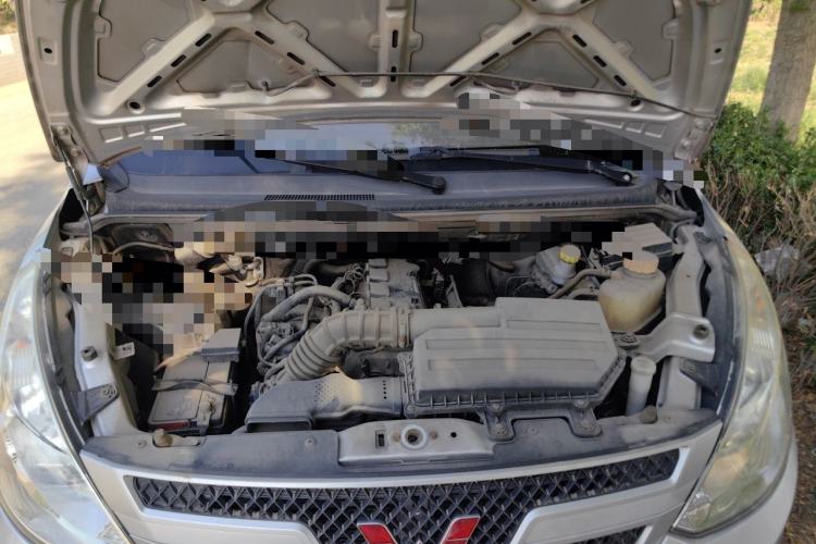 Used Wuling Rongguang V 2019 1.5L Window-Sealed Utility Model China VI LAR Engine Bay