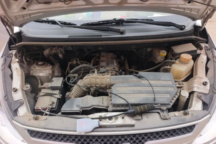 Used Wuling Rongguang V 2019 1.5L Practical Model China VI LAR Engine Bay