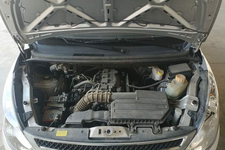 Used Wuling Rongguang V 2019 1.5L Standard Version China VI LAR Engine Bay