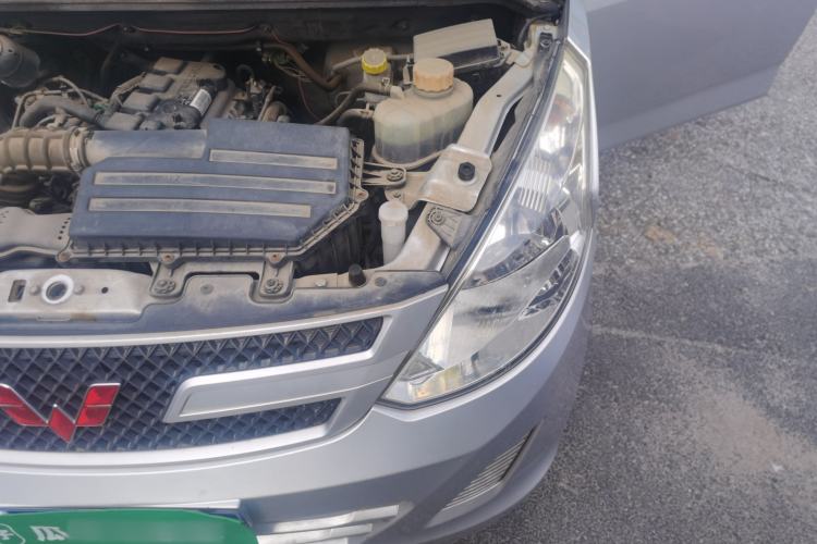 Used Wuling Rongguang V 2019 1.5L Practical Model China VI LAR Engine Bay Left