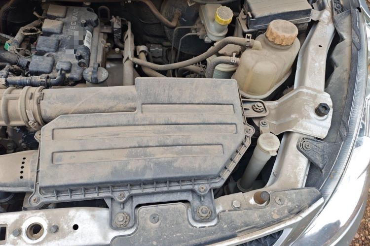 Used Wuling Rongguang V 2019 1.5L Window-Sealed Utility Model China VI LAR Engine Bay Left