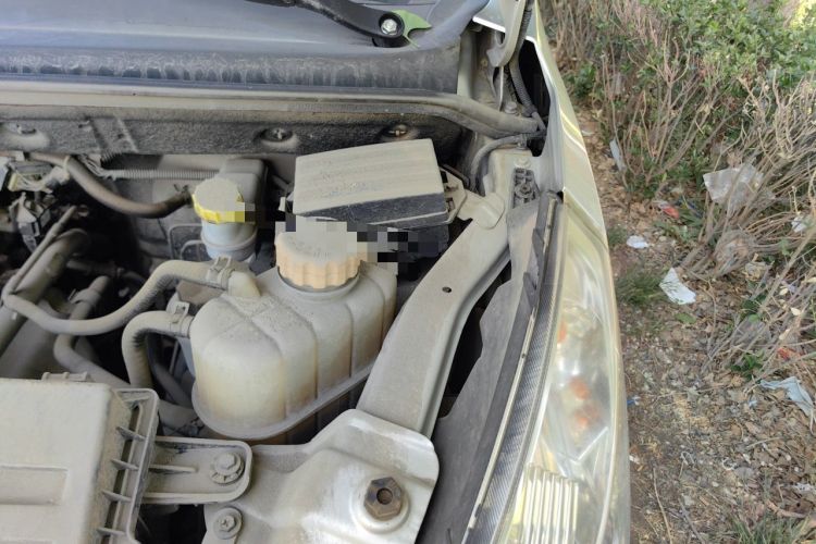 Used Wuling Rongguang V 2019 1.5L Window-Sealed Utility Model China VI LAR Engine Bay Left