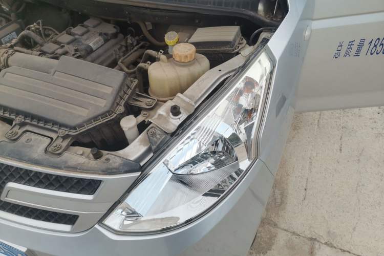 Used Wuling Rongguang V 2019 1.5L Window-Sealed Utility Model China VI LAR Engine Bay Left