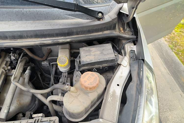 Used Wuling Rongguang V 2019 1.5L Van - Utility Model Engine Bay Left