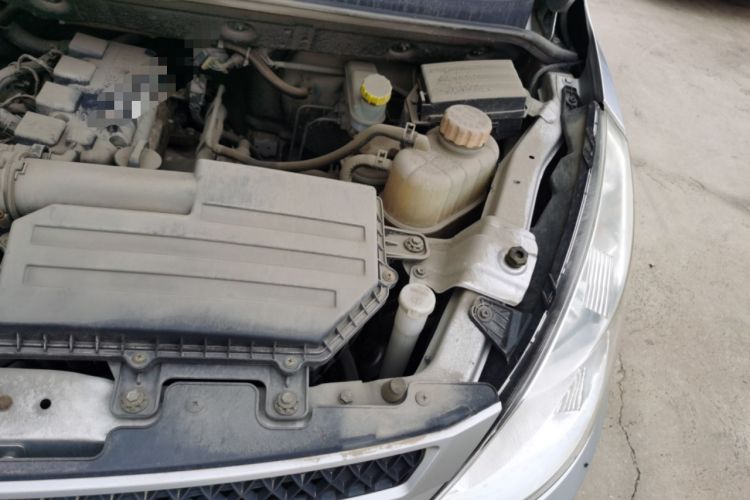 Used Wuling Rongguang V 2019 1.5L Window-Sealed Utility Model China VI LAR Engine Bay Left