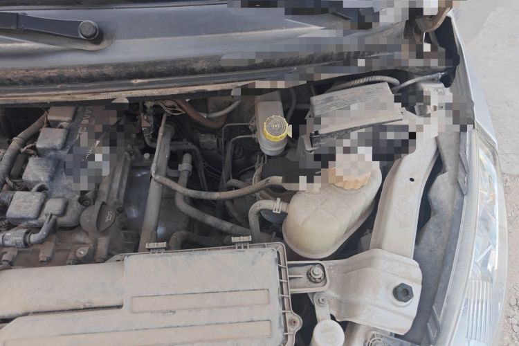 Used Wuling Rongguang V 2019 1.5L Window-Sealed Utility Model China VI LAR Engine Bay Left