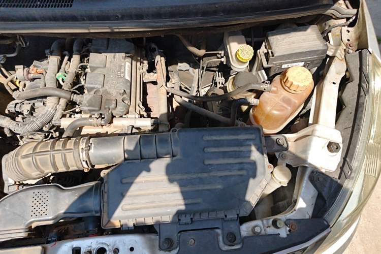 Used Wuling Rongguang V 2019 1.5L Window-Sealed Utility Model China VI LAR Engine Bay Left