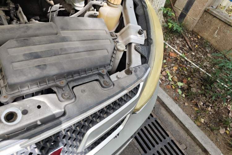 Used Wuling Rongguang V 2019 1.5L Practical Model China VI LAR Engine Bay Left