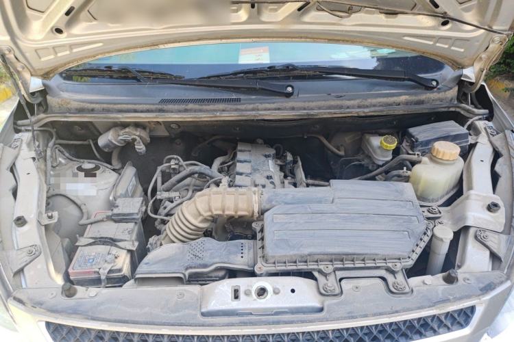Used Wuling Rongguang V 2019 1.5L Window-Sealed Utility Model China VI LAR Engine Bay