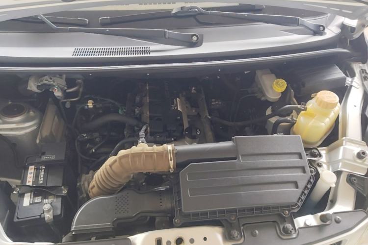 Used Wuling Rongguang V 2019 1.5L Window-Sealed Utility Model China VI LAR Engine Bay