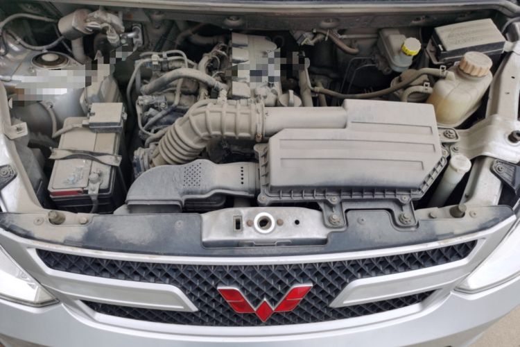 Used Wuling Rongguang V 2019 1.5L Window-Sealed Utility Model China VI LAR Engine Bay