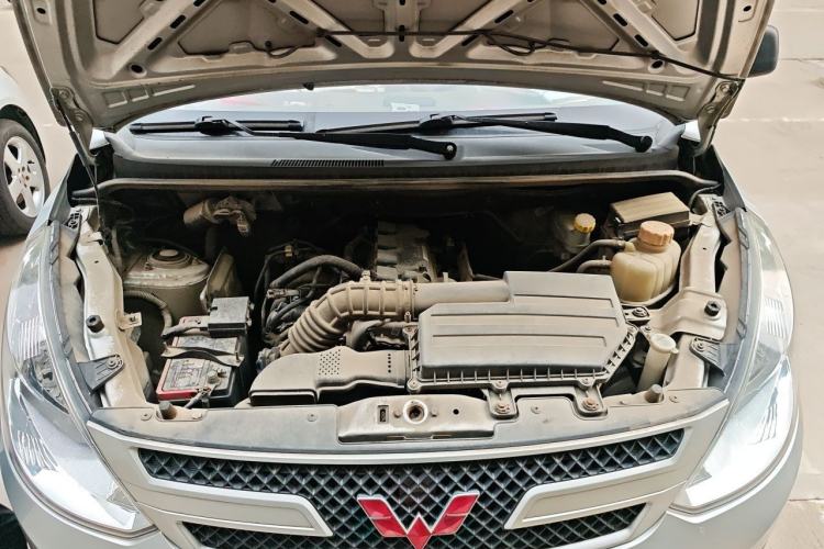Used Wuling Rongguang V 2019 1.5L Practical Model China VI LAR Engine Bay