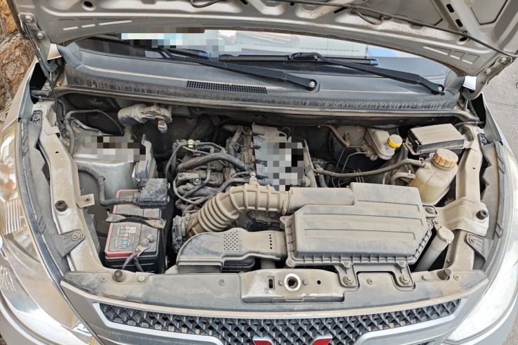 Used Wuling Rongguang V 2019 1.5L Practical Model China VI LAR Engine Bay