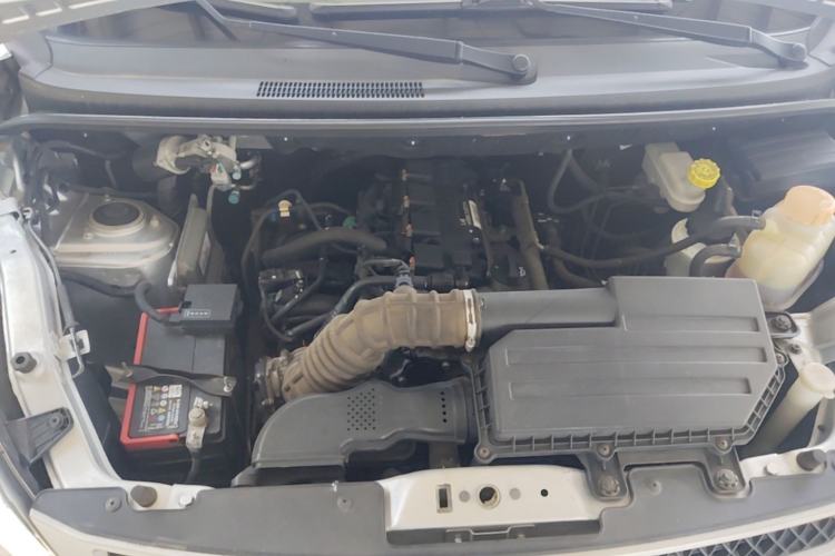 Used Wuling Rongguang V 2019 1.5L Window-Sealed Utility Model China VI LAR Engine Bay