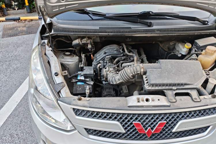 Used Wuling Rongguang V 2019 1.2L Van Utility Model Engine Bay Right