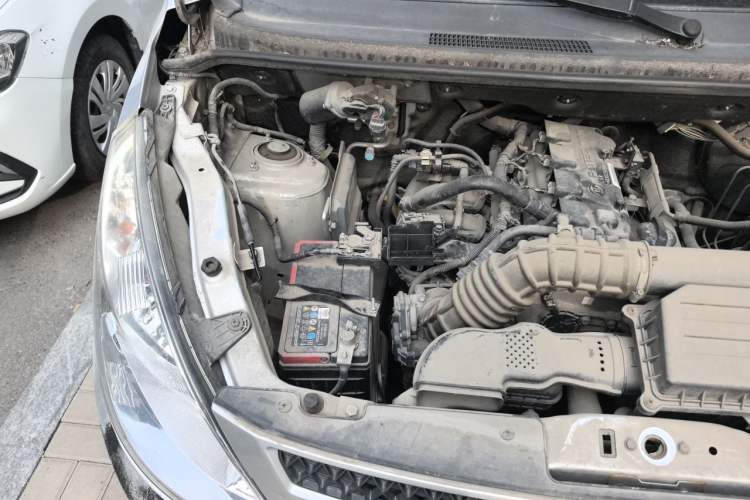 Used Wuling Rongguang V 2019 1.5L Practical Model China VI LAR Engine Bay Right