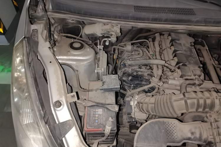 Used Wuling Rongguang V 2019 1.5L Window-Sealed Utility Model China VI LAR Engine Bay Right
