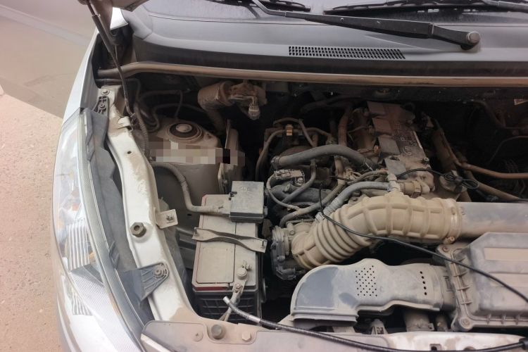 Used Wuling Rongguang V 2019 1.5L Practical Model China VI LAR Engine Bay Right