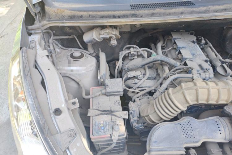 Used Wuling Rongguang V 2019 1.5L Window-Sealed Utility Model China VI LAR Engine Bay Right