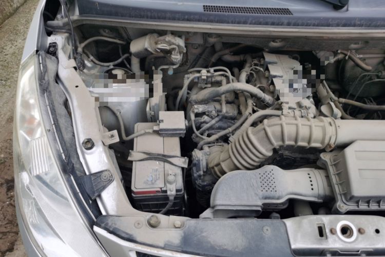 Used Wuling Rongguang V 2019 1.5L Window-Sealed Utility Model China VI LAR Engine Bay Right