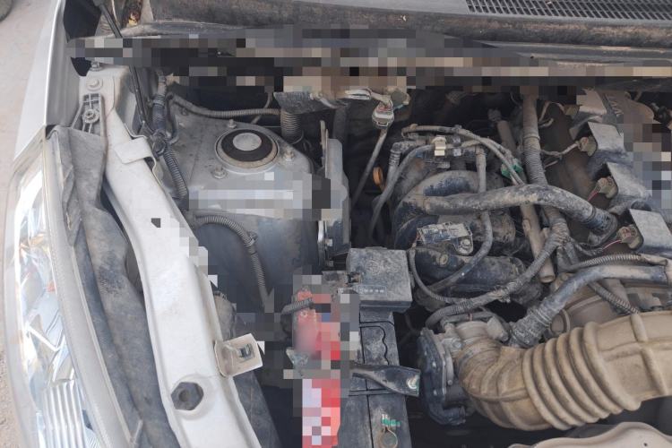 Used Wuling Rongguang V 2019 1.5L Window-Sealed Utility Model China VI LAR Engine Bay Right