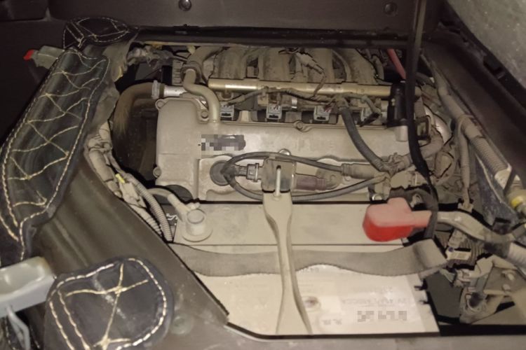 Used Wuling Rongguang V 2019 1.2L Van Utility Model Engine Bay Right