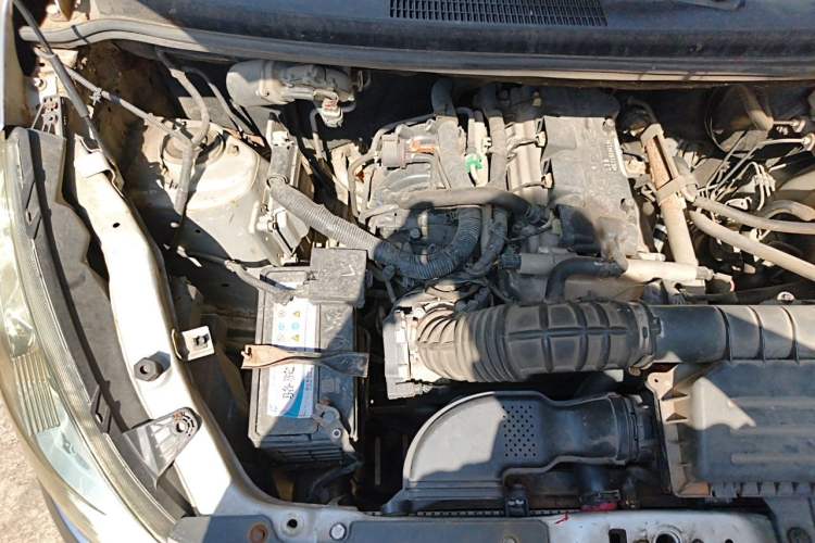 Used Wuling Rongguang V 2019 1.5L Window-Sealed Utility Model China VI LAR Engine Bay Right