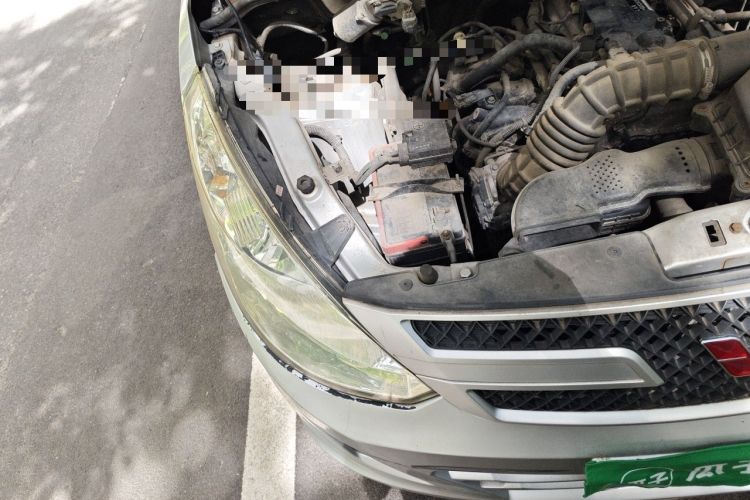 Used Wuling Rongguang V 2019 1.5L Practical Model China VI LAR Engine Bay Right