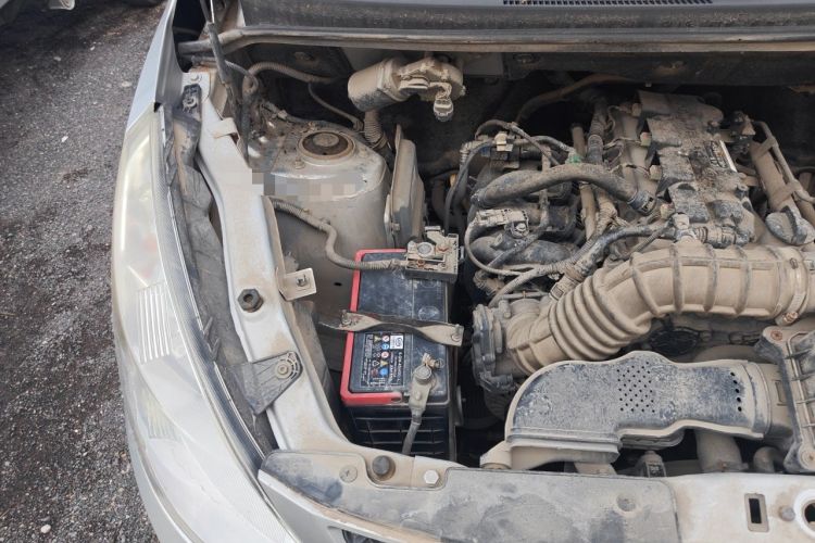 Used Wuling Rongguang V 2019 1.5L Window-Sealed Utility Model China VI LAR Engine Bay Right
