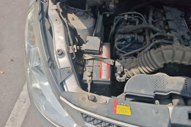 Used Wuling Rongguang V 2019 1.5L Practical Model China VI LAR Engine Bay Right