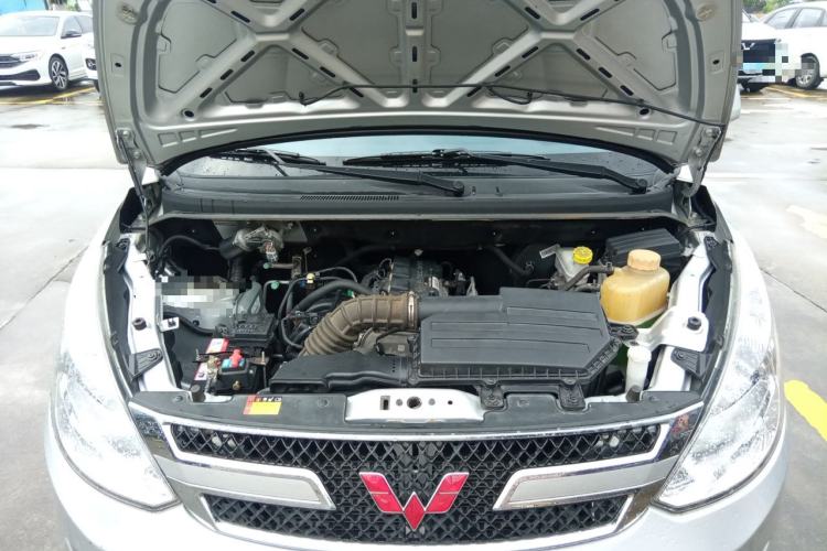 Used Wuling Rongguang V 2019 1.5L Standard Version China VI LAR Engine Bay