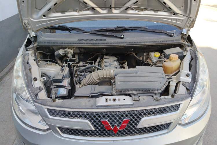 Used Wuling Rongguang V 2019 1.5L Van - Utility Model Engine Bay