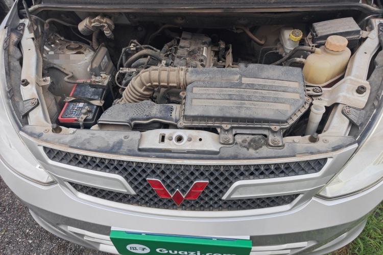 Used Wuling Rongguang V 2019 1.5L Window-Sealed Utility Model China VI LAR Engine Bay