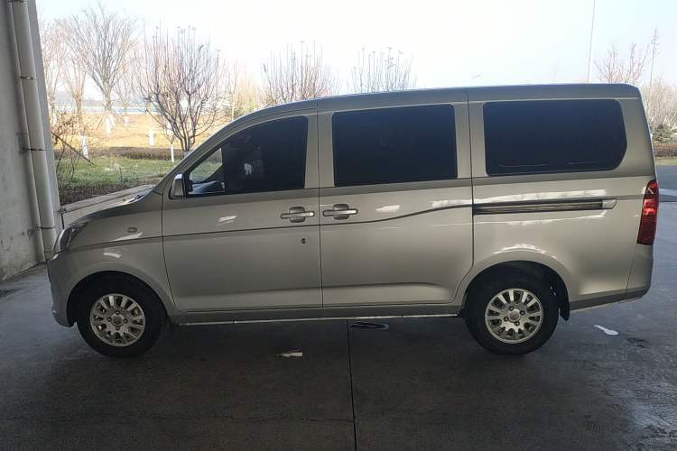 Used Wuling Rongguang V 2019 1.5L Standard Version China VI LAR Exterior 3