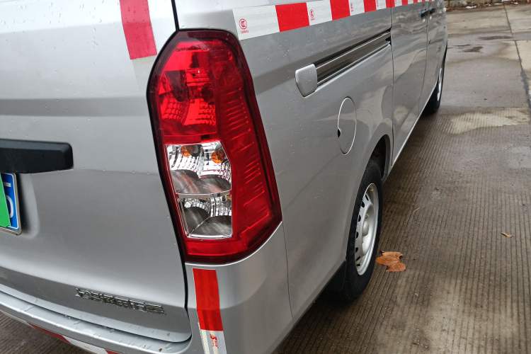 Used Wuling Rongguang V 2019 1.5L Van - Utility Model Exterior 3