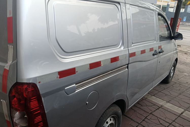 Used Wuling Rongguang V 2019 1.5L Window-Sealed Utility Model China VI LAR Exterior 5