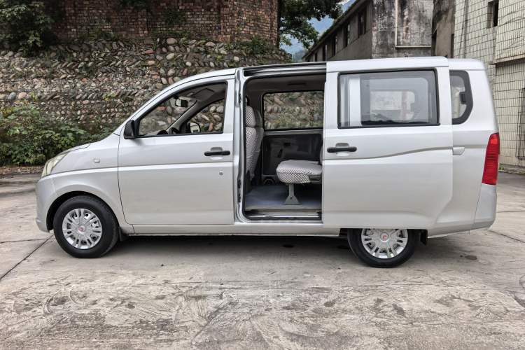 Used Wuling Rongguang V 2019 1.5L Practical Model China VI LAR Exterior 8
