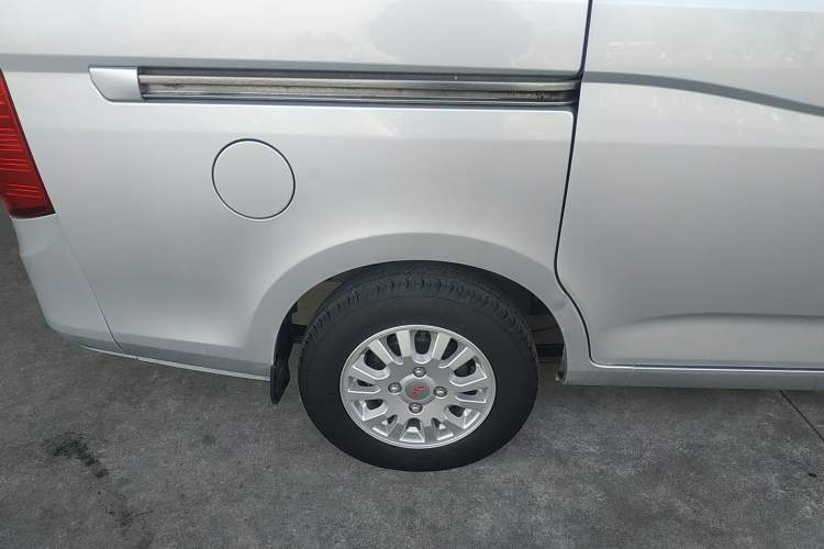 Used Wuling Rongguang V 2019 1.5L Standard Version China VI LAR Exterior 8