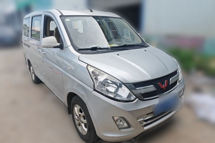Used Wuling Rongguang V 2019 1.5L Standard Version China VI LAR Front Right 45 Deg