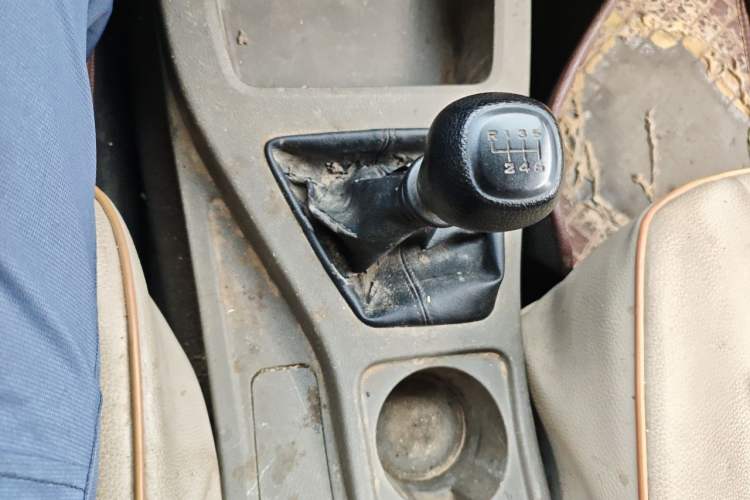 Used Wuling Rongguang V 2019 1.5L Window-Sealed Utility Model China VI LAR Gear Lever