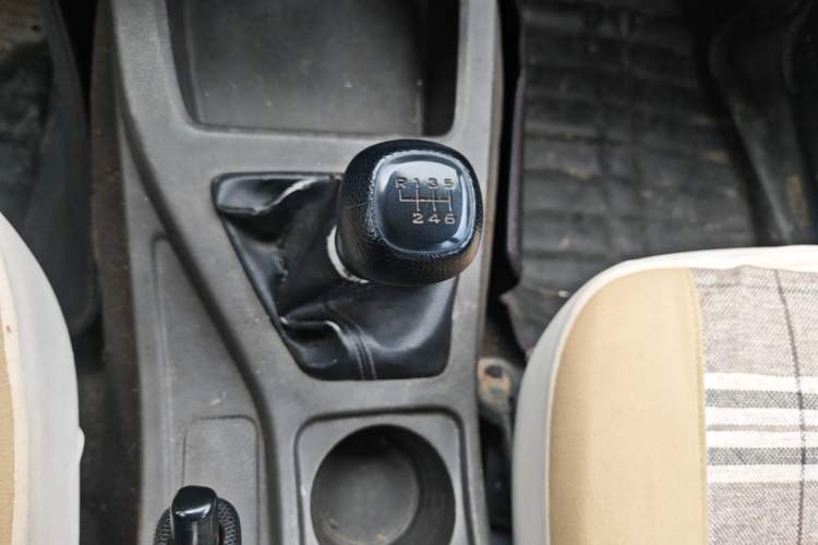 Used Wuling Rongguang V 2019 1.5L Standard Version China VI LAR Gear Lever