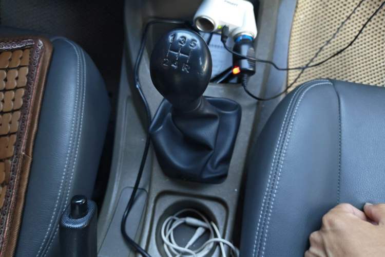 Used Wuling Rongguang V 2019 1.5L Window-Sealed Utility Model China VI LAR Gear Lever