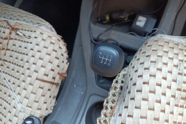 Used Wuling Rongguang V 2019 1.5L Window-Sealed Utility Model China VI LAR Gear Lever
