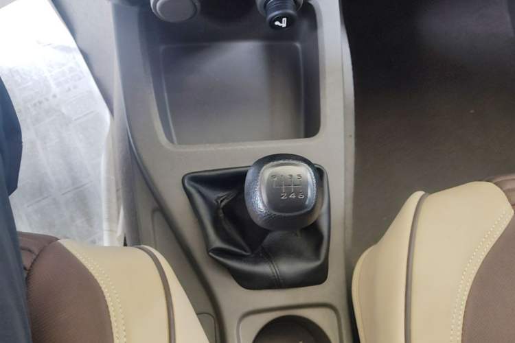 Used Wuling Rongguang V 2019 1.5L Window-Sealed Utility Model China VI LAR Gear Lever