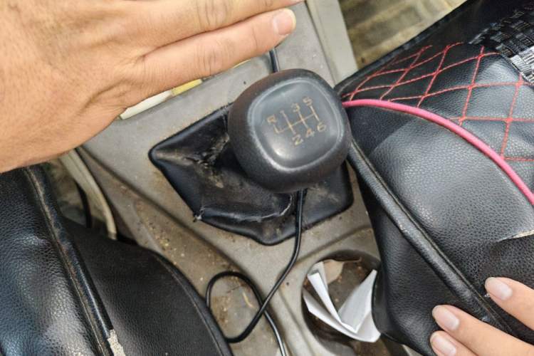 Used Wuling Rongguang V 2019 1.5L Practical Model China VI LAR Gear Lever