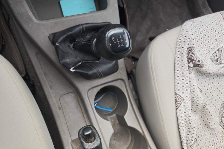 Used Wuling Rongguang V 2019 1.5L Window-Sealed Utility Model China VI LAR Gear Lever