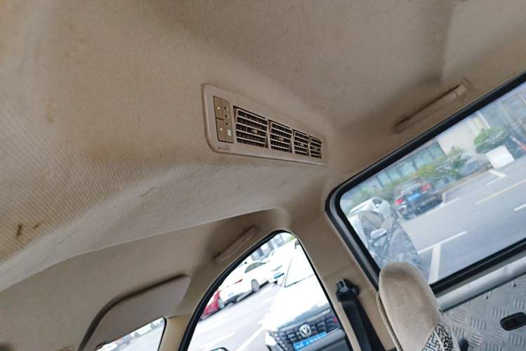 Used Wuling Rongguang V 2019 1.5L Standard Version China VI LAR Headliner