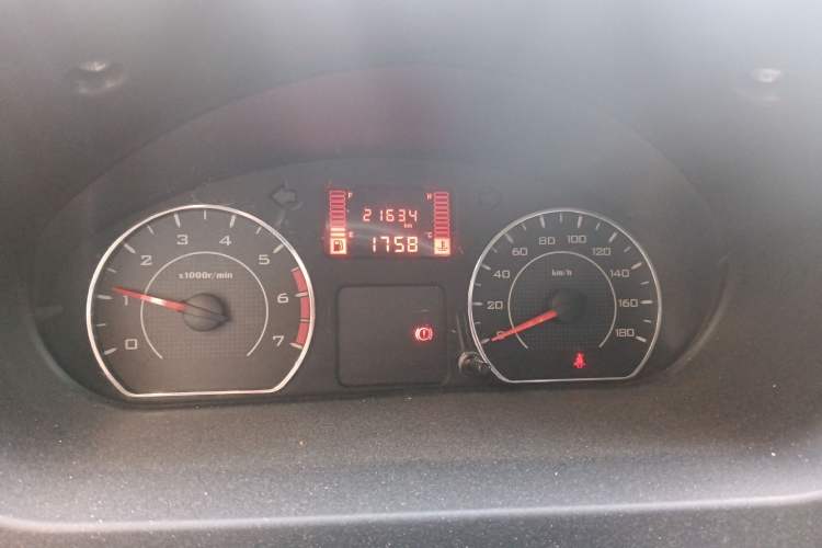 Used Wuling Rongguang V 2019 1.5L Window-Sealed Utility Model China VI LAR Instrument Cluster
